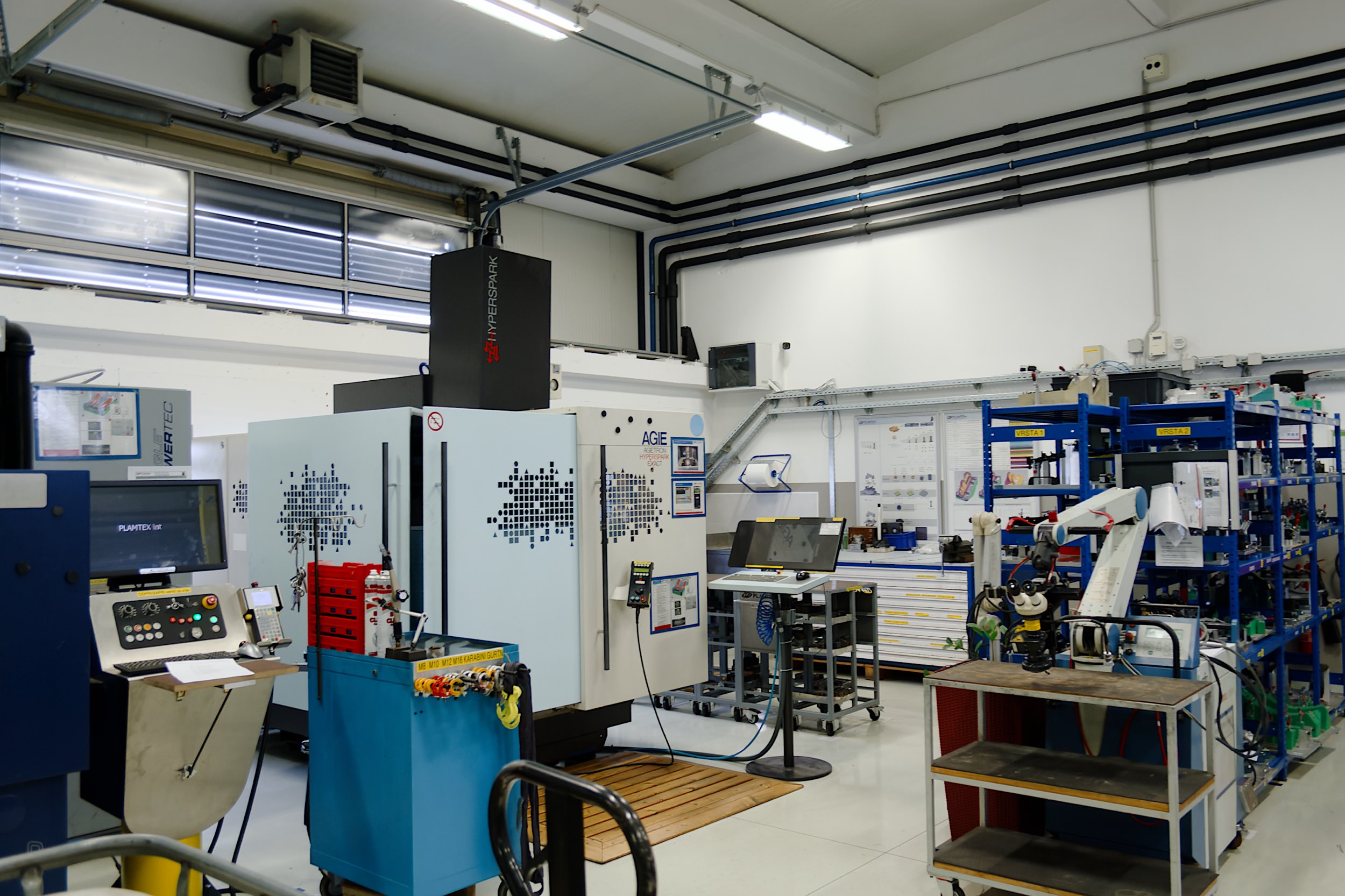 Stroj za električno erozijo