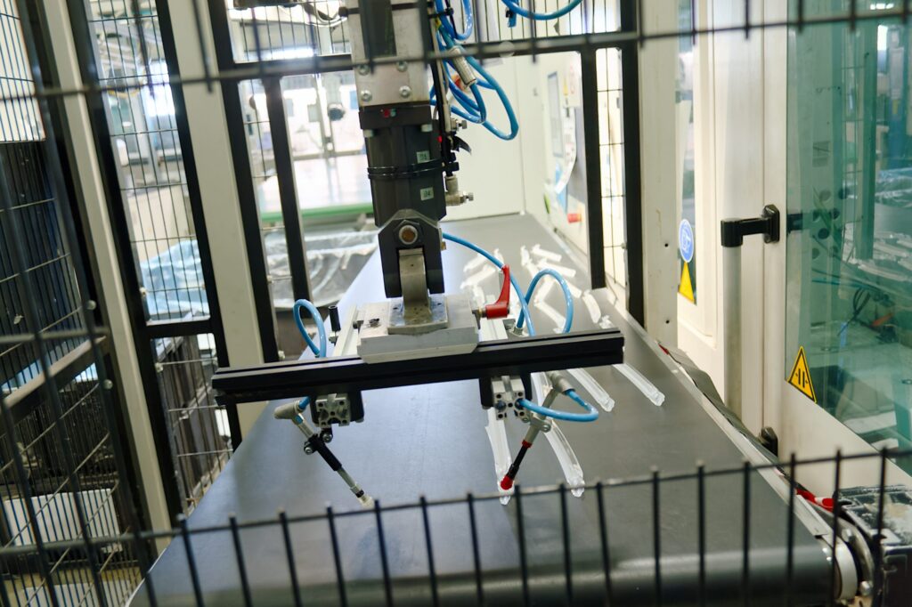 Robotska roka v proizvodnji